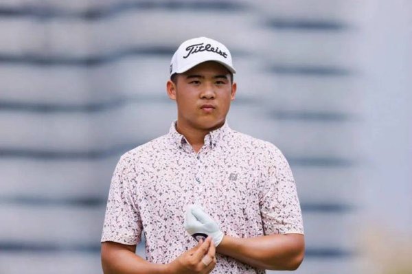 皇冠体育平台 武夷山公开赛第三轮周彦含并列领先 冲赛季第四冠